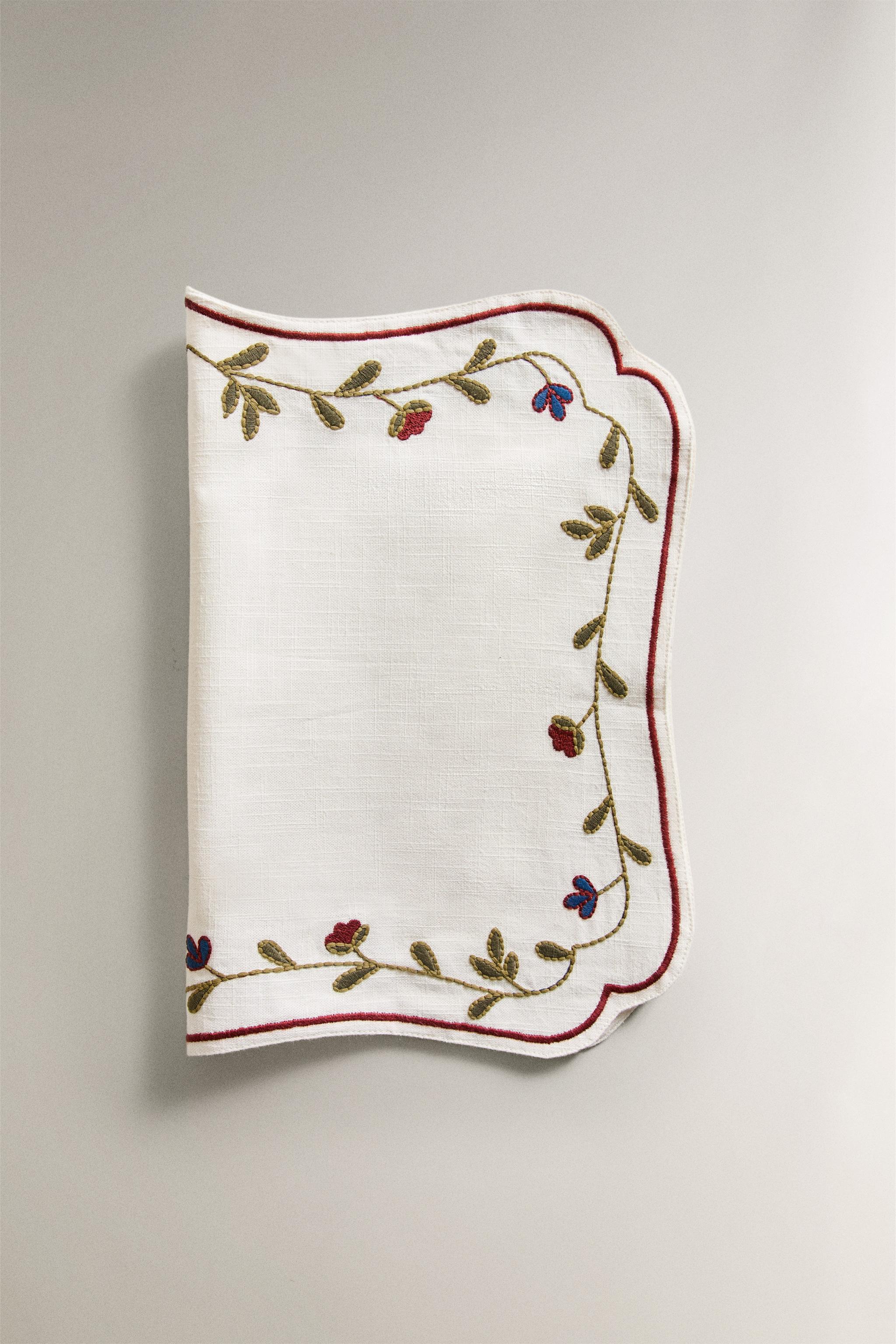 SET DE TABLE BRODÉ FLEURS